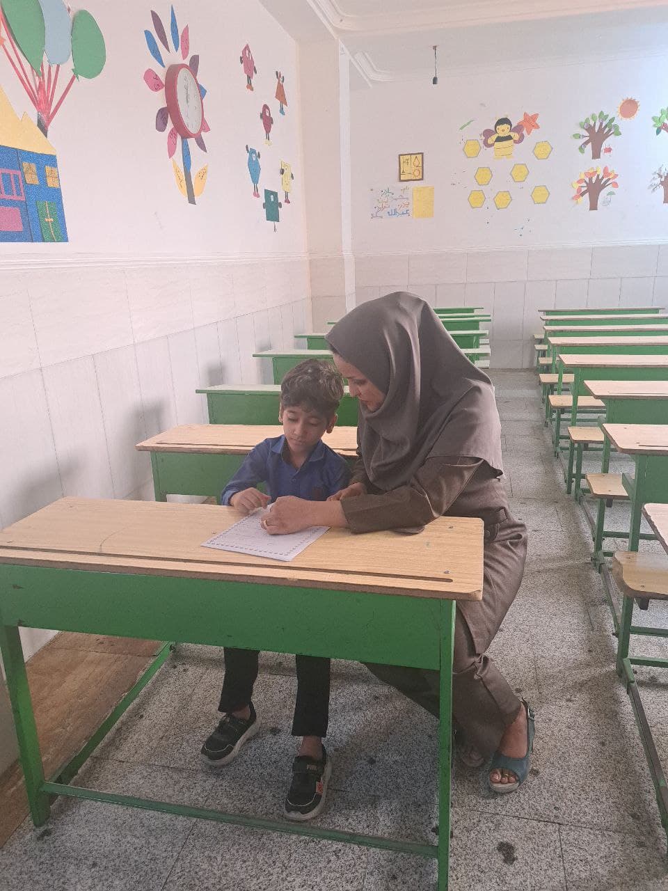 دبستان و پیش دبستان کاوشگران